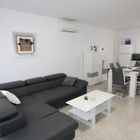 Holiday home Casa Cerca Del Mar Con Piscina Privada, Admite Mascotas, Wifi Gratuito, Opcion Aire Acondicionado - Es-184-61