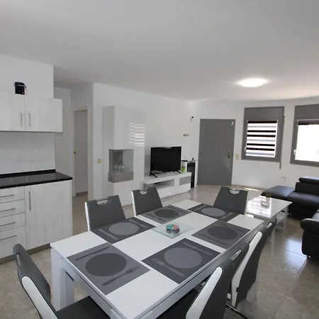 Holiday home Casa Cerca Del Mar Con Piscina Privada, Admite Mascotas, Wifi Gratuito, Opcion Aire Acondicionado - Es-184-61 *