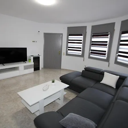 Holiday home Casa Cerca Del Mar Con Piscina Privada, Admite Mascotas, Wifi Gratuito, Opcion Aire Acondicionado - Es-184-61 Deltebre